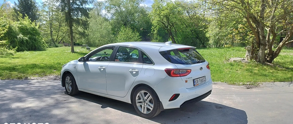 Kia Ceed cena 57000 przebieg: 150000, rok produkcji 2019 z Kraków małe 301